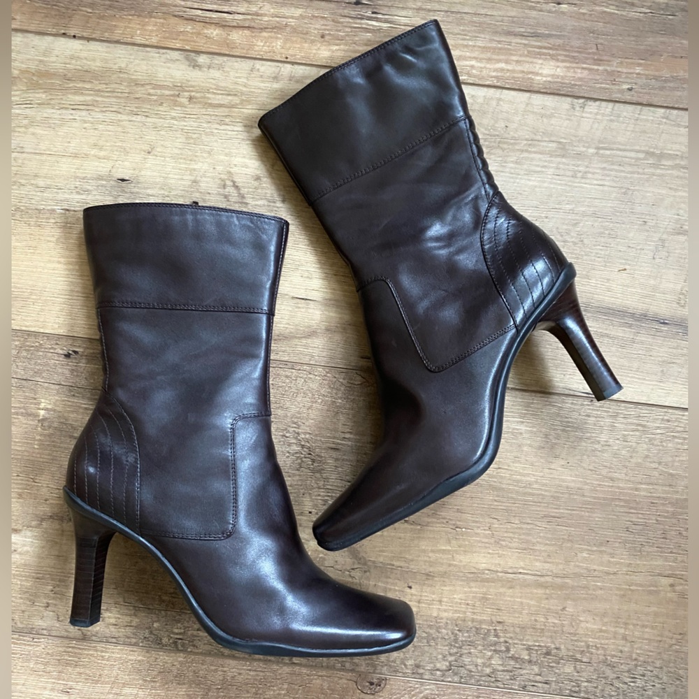 Like New Brown Leather Nine West Women's Boots - Size 9
